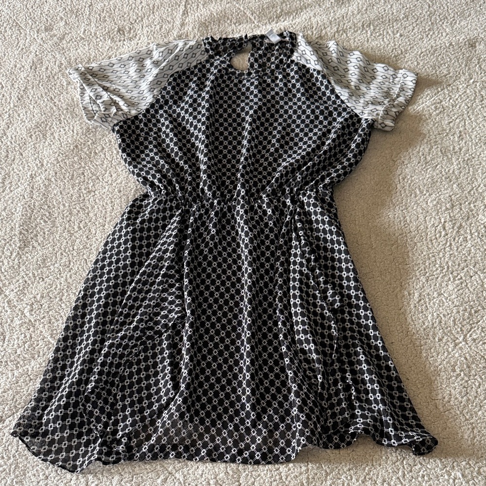 Made For Impulse Chic Black and White Patterned Open Back Midi Dress Large